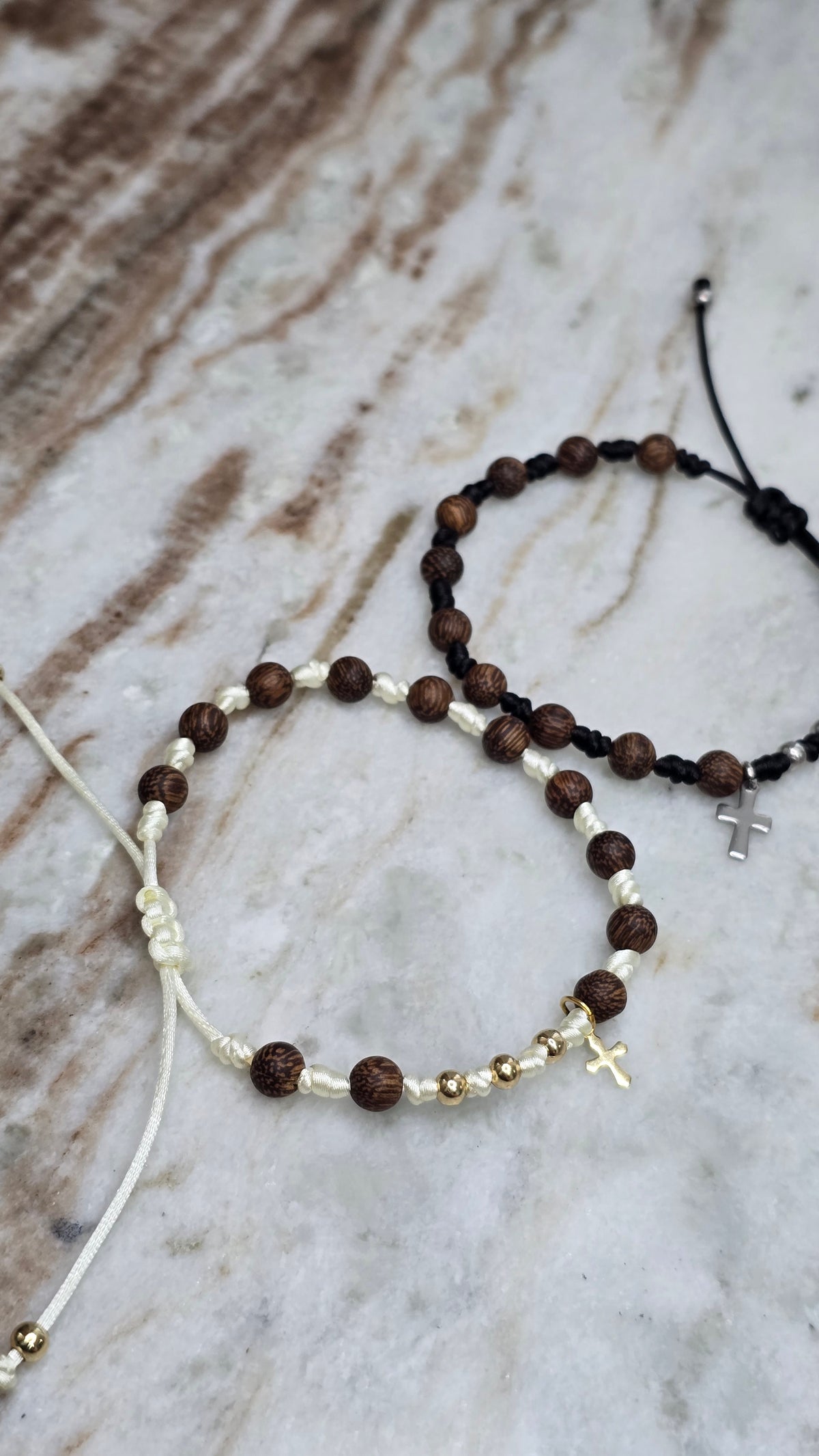Pulsera Rosario • Crema