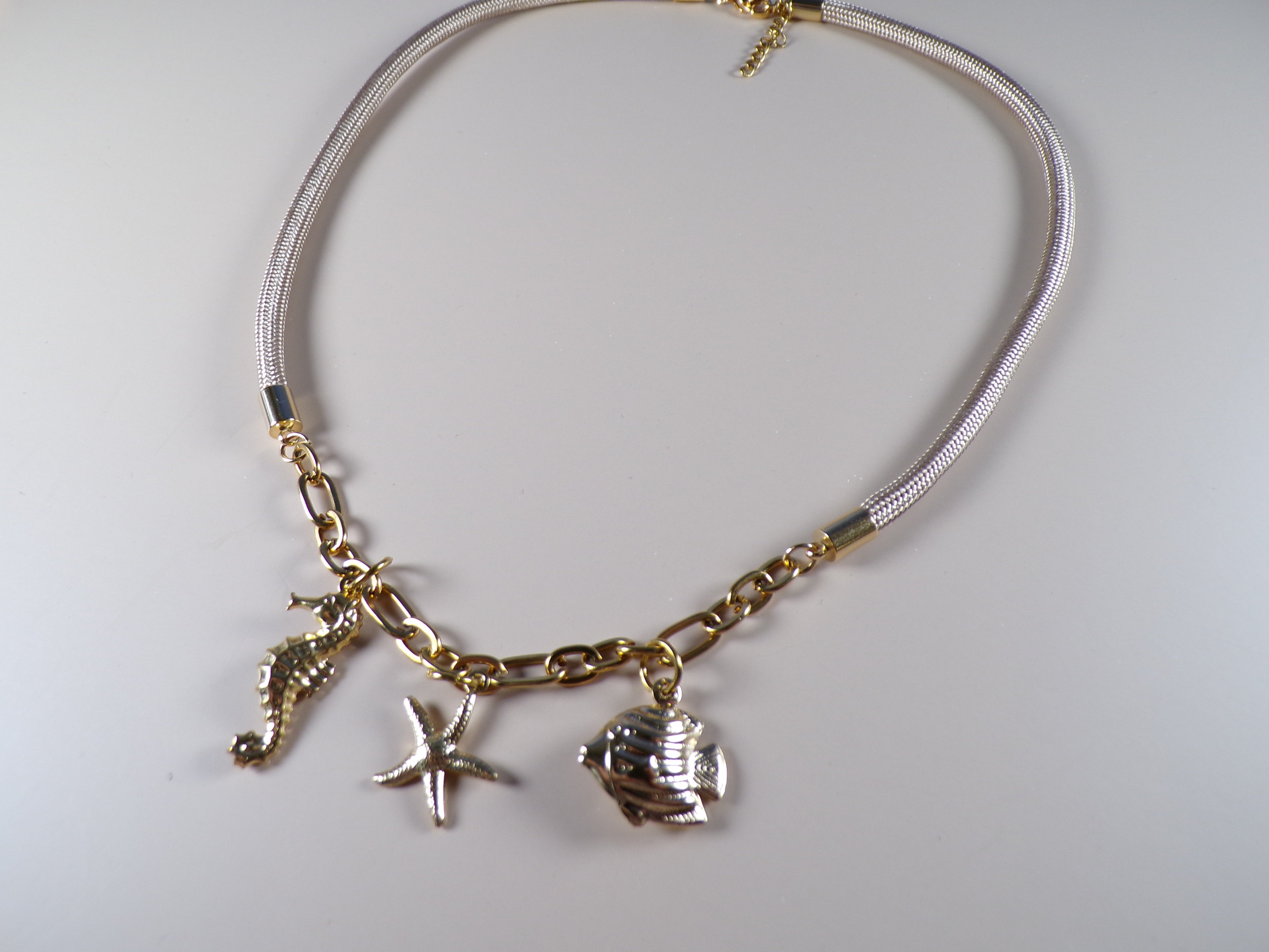 Gold Reverse Necklace (varios)