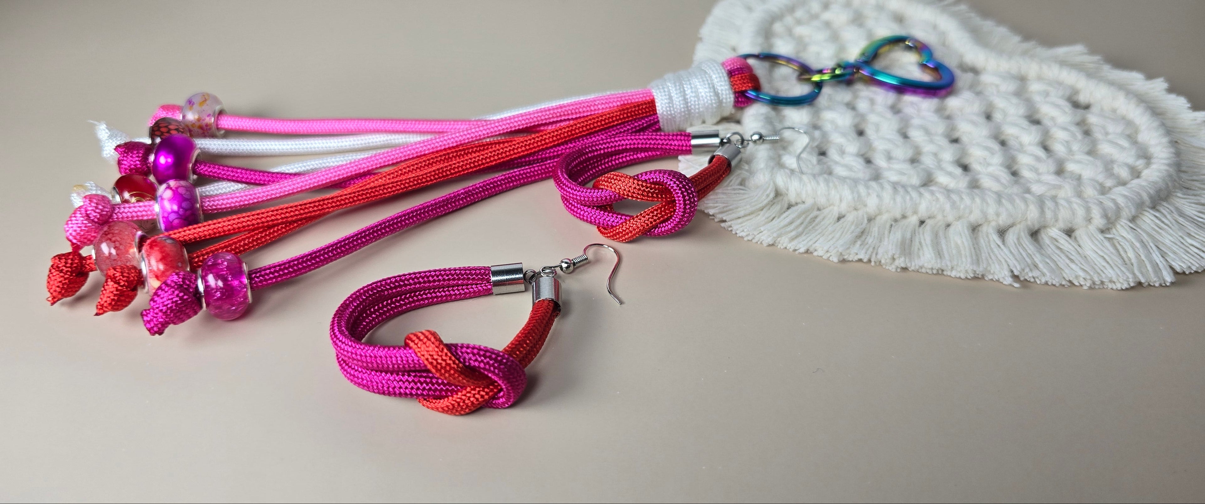 Amor entrelazado Paracord Earrings - Valentine's Collection Limited Edition