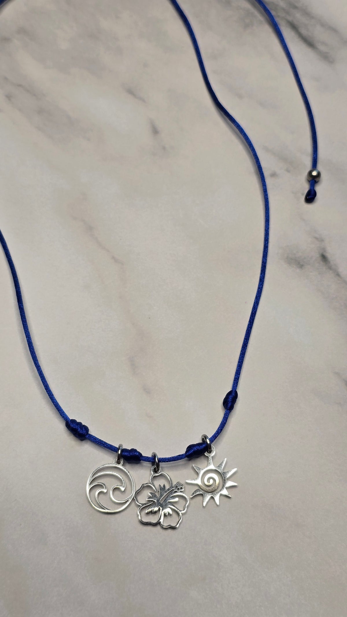 Waves Adjustable Choker